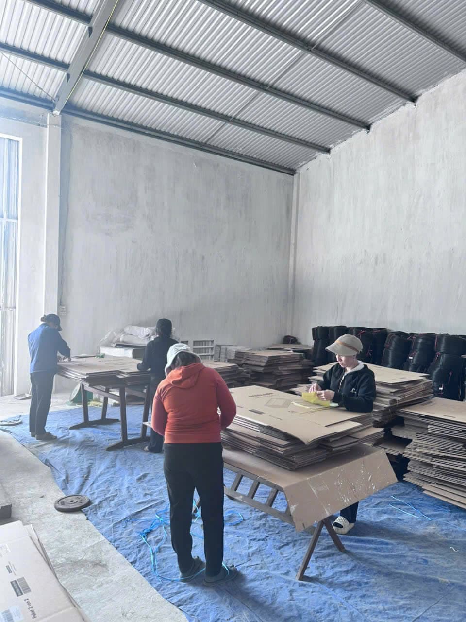 Logistics & handoff - boxes